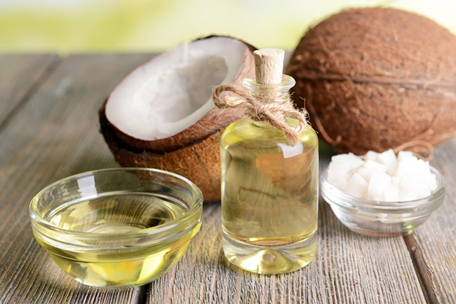 aceite de coco para fortalecer las cejas